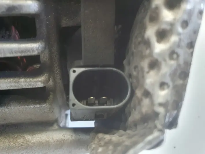 Volvo XC90 4.4 V8 ALTERNATOR BOSCH