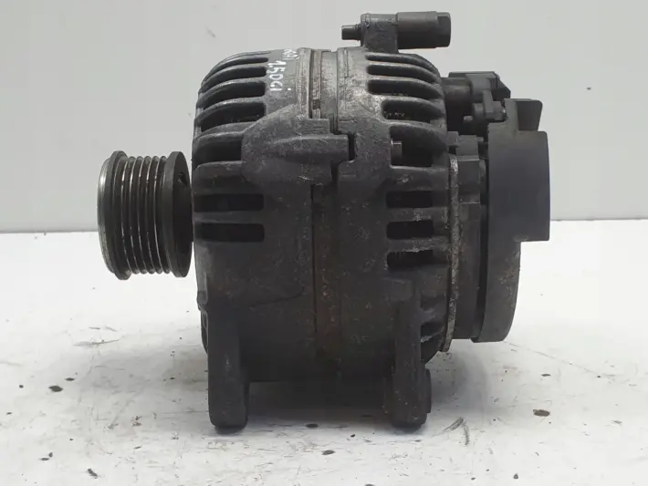 Nissan Qashqai 1.5 DCI ALTERNATOR bosch 0124525140