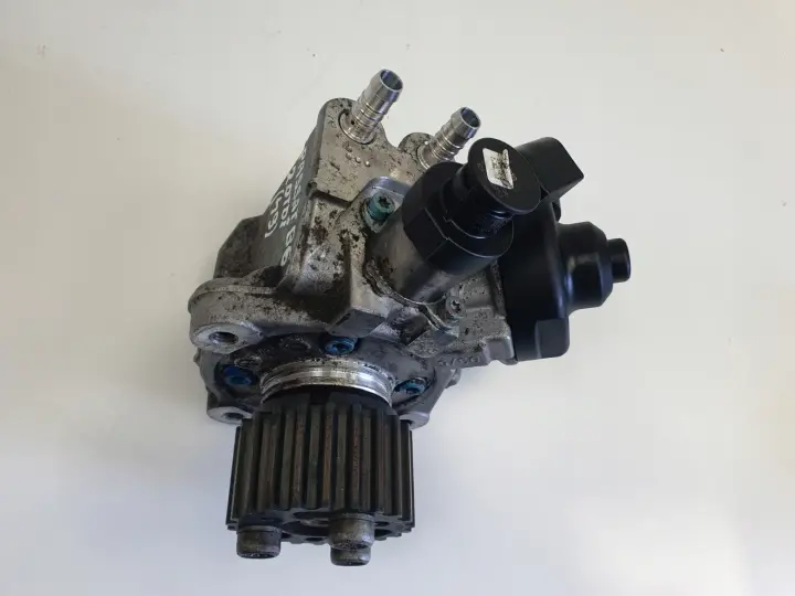 VW Passat B6 2.0 TDI POMPA WTRYSKOWA paliwa 0445010507
