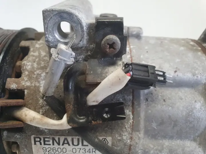 Renault Clio IV 0.9 TCe SPRĘŻARKA KLIMATYZACJI pompa 926000734R