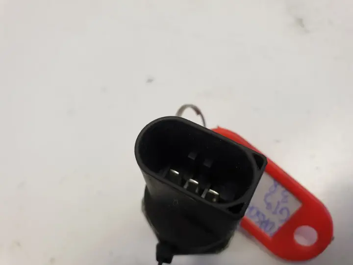 d37605fa10635406e76296ac53979d69
