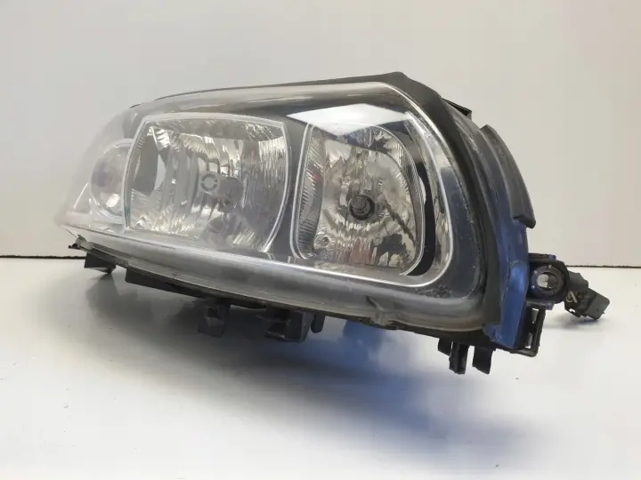 Volvo S60 I V70 II LIFT PRZEDNIA LAMPA PRAWA przód