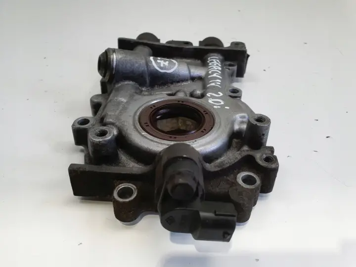 Subaru Legacy IV 2.0 B POMPOA OLEJU olejowa