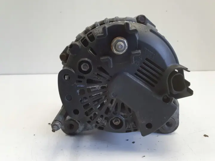 VW Touran 1.9 TDI ALTERNATOR Valeo