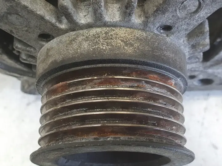Ford C-Max Focus mk2 1.8 16V ALTERNATOR 30667069 3M5T-10300-LC