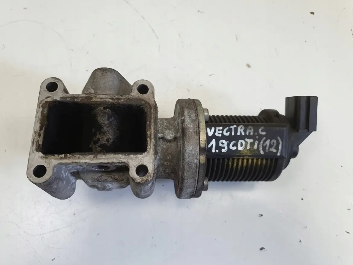 Opel Vectra C 1.9 CDTI ZAWÓR EGR 55215031