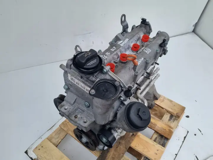 SILNIK Audi A3 II 8P 1.6 FSI 115KM uszkodzona pokrywa zaworów BLP
