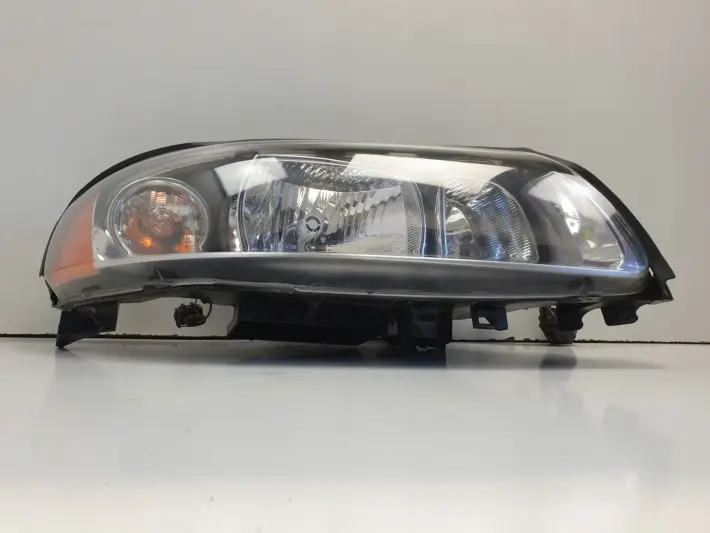 Volvo S60 I V70 II LIFT PRZEDNIA LAMPA PRAWA przód