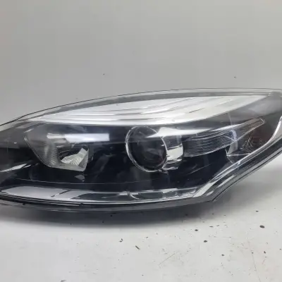 Renault Megane III LIFT PRZEDNIA LAMPA LEWA lewy przód EUROPA 260605817R