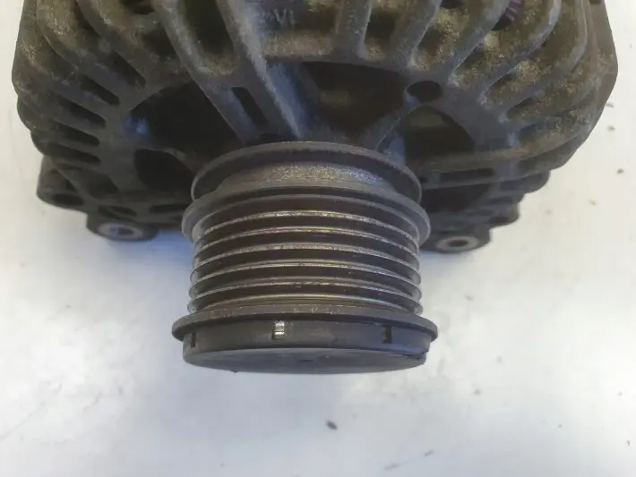 VW Caddy III 2.0 SDI ALTERNATOR valeo 06F903023C 140A
