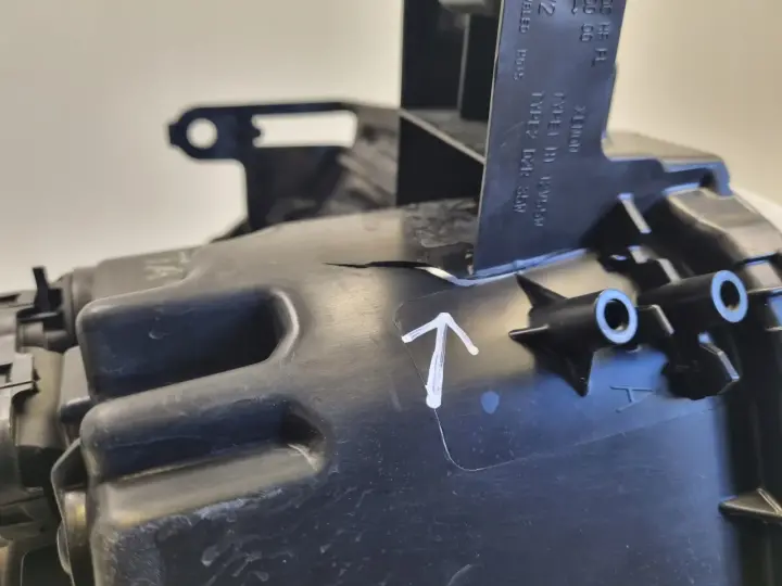 Nissan Juke I F15 11-14r PRZEDNIA LAMPA LEWA lewy przód anglik HCR-660