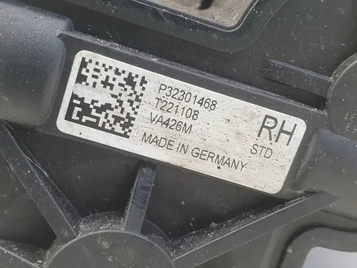 Volvo V60 XC60 II TYLNY ZACISK HAMULCOWY prawy tył P32301468