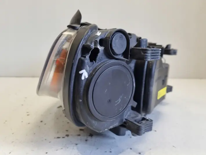 Volvo V70 III XC70 PRZEDNIA LAMPA LEWA LEWY PRZÓD XENON SKRĘTNY 31283915