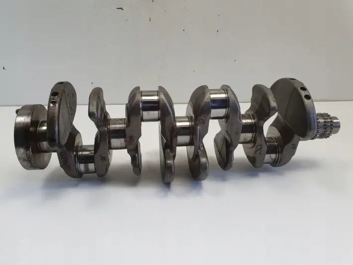 Nissan Qashqai II J11 1.3 DIG-T TCE WAŁ KOROBOWY