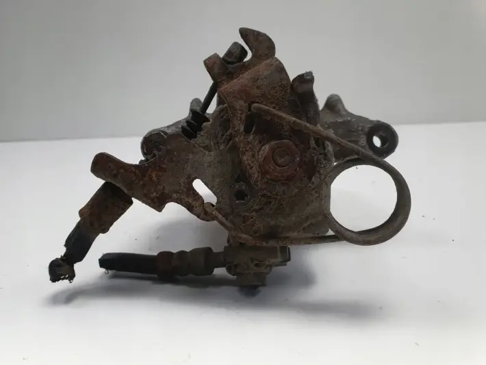 Vw Passat B5 Audi A4 B5 ZACISK HAMULCOWY Prawy tył pasażera