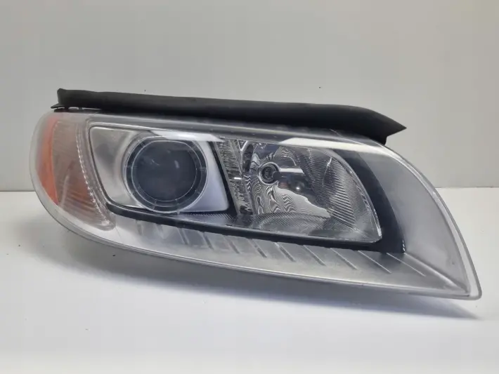 Volvo V70 III XC70 S80 II XENON PRZEDNIA LAMPA PRAWA prawy przód 31214348