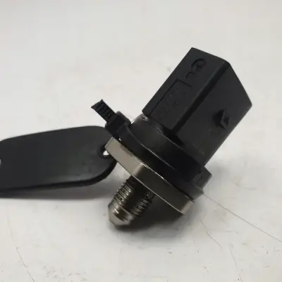 VW Golf VI 1.8 TFSI CZUJNIK PALIWA 0261545035