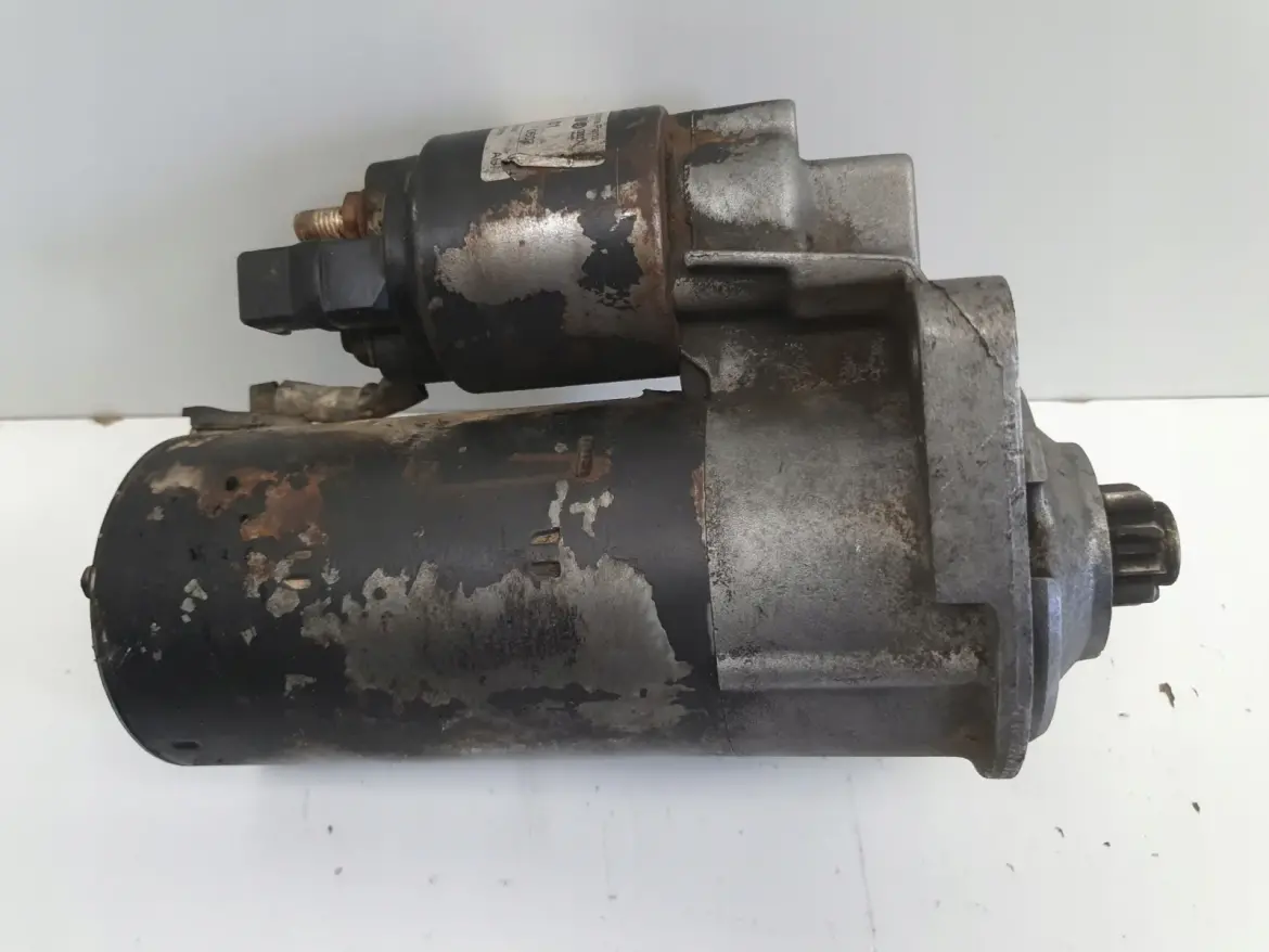 VW Transporter T4 1.9 TD ROZRUSZNIK Bosch 020911024AX 02B911023D