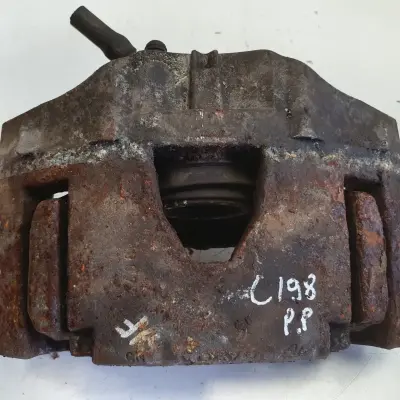 Volvo XC90 I PRZEDNI ZACISK HAMULCOWY Prawy przód Pasażera P.P 30657307 960