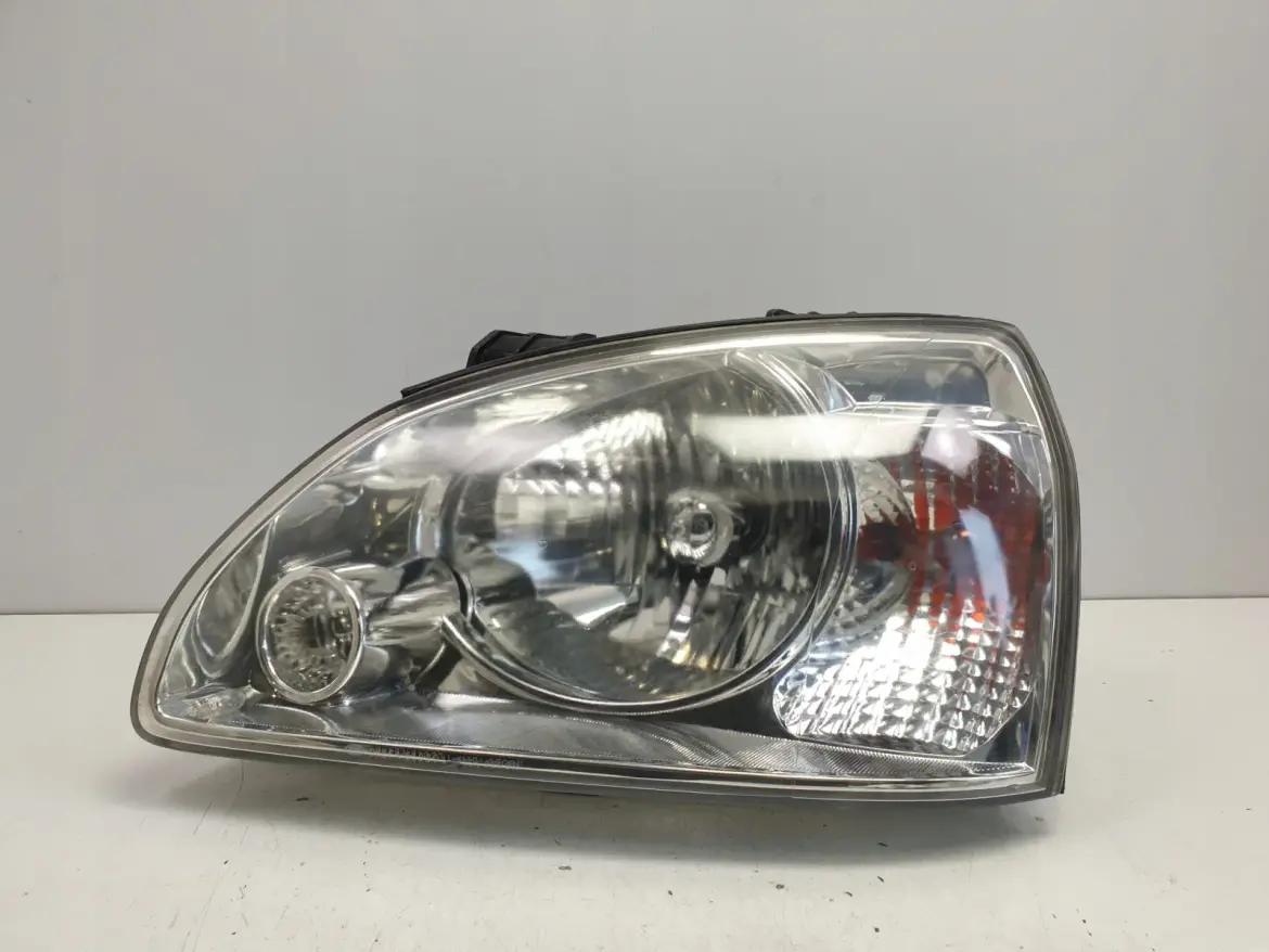 Kia Carens II PRZEDNIA LAMPA LEWA lewy przód EUROP