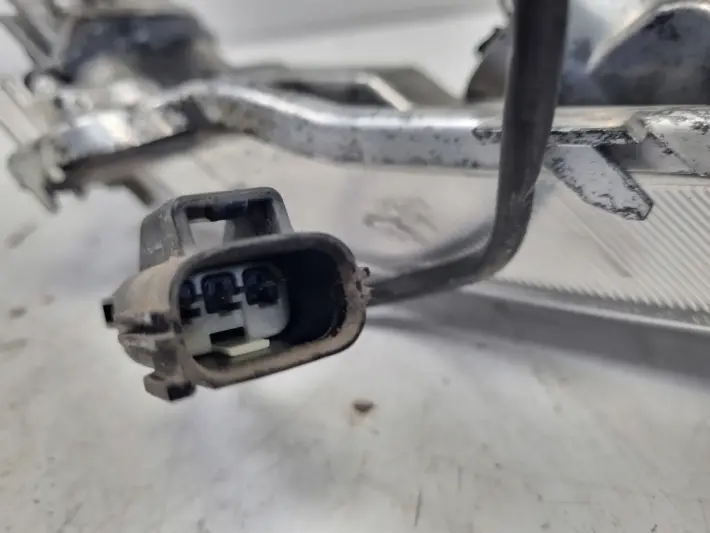 Volvo S60 II V60 LIFT PRZEDNI HALOGEN LEWY PRZÓD kierowcy LED DRL 31420395