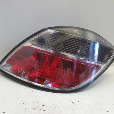 Opel Astra H III lift HB 06-10r TYLNA LAMPA PRAWA prawy tył 13222325