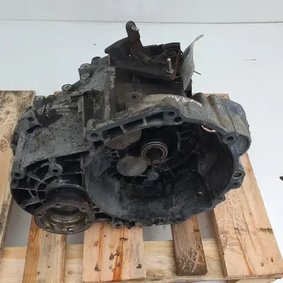 VW Passat B6 2.0 TDI MANUALNA SKRZYNIA BIEGÓW manual HVS