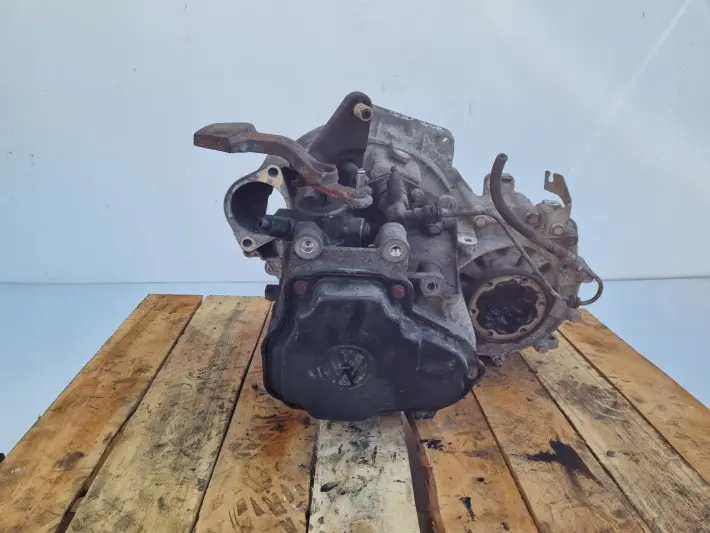 VW Passat B6 1.9 TDI SKRZYNIA BIEGÓW manualna JCR manual