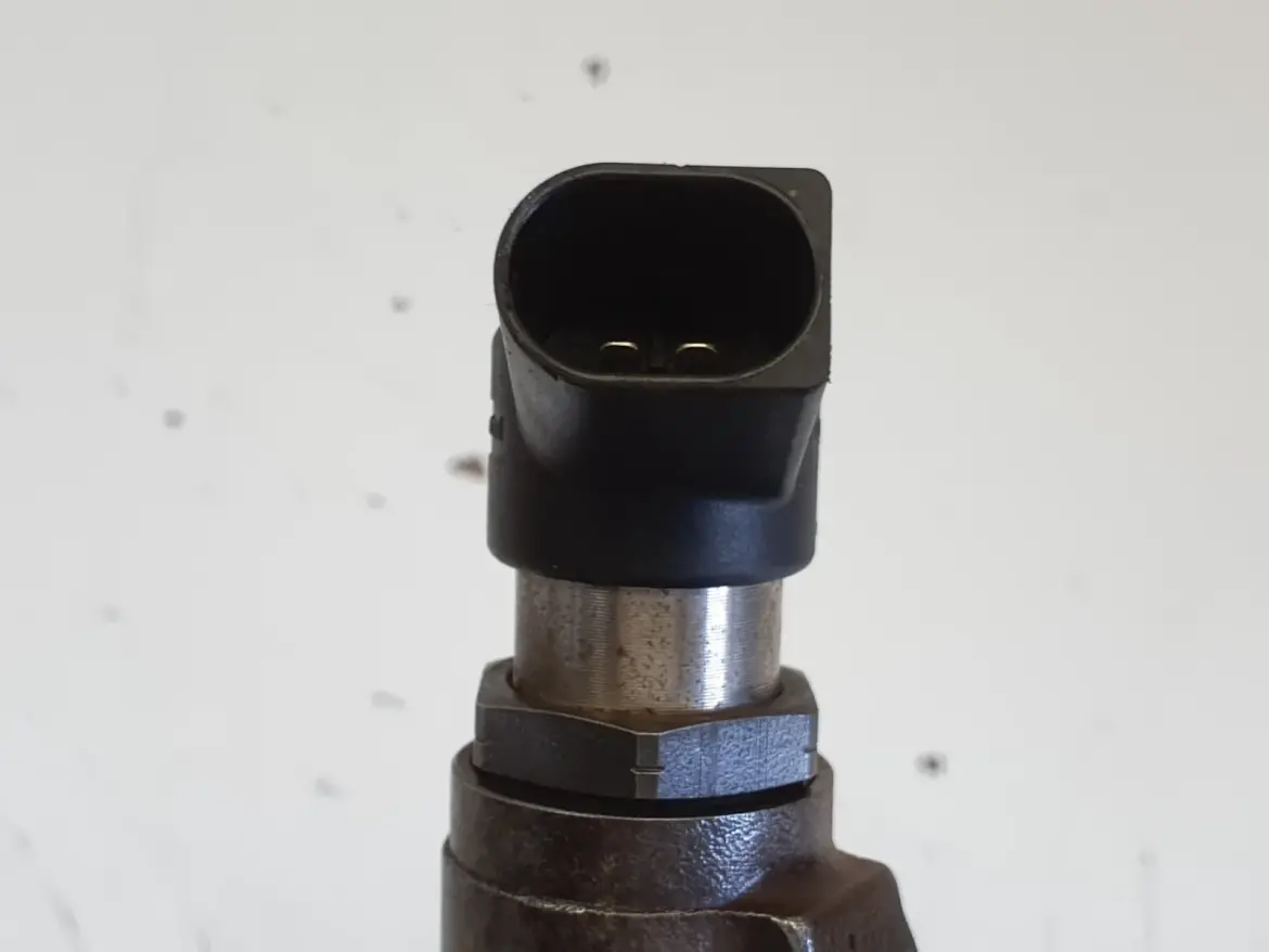 Volvo Peugeot Citroen Mazda 1.6 HDI D WTRYSKIWACZ wtrysk 9802448680
