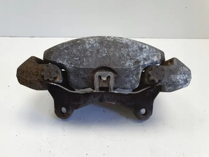 Audi A6 C7 PRZEDNI ZACISK HAMULCOWY prawy przód PASAŻERA 32348422-A