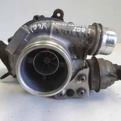 Volvo V40 II 2.0 D3 TURBOSPRĘŻARKA turbo 31380131