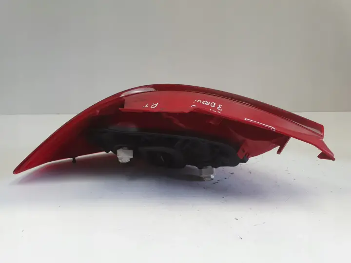 Opel Corsa D 3 drzwi TYLNA LAMPA PRAWA prawy tył pasażera 13211841