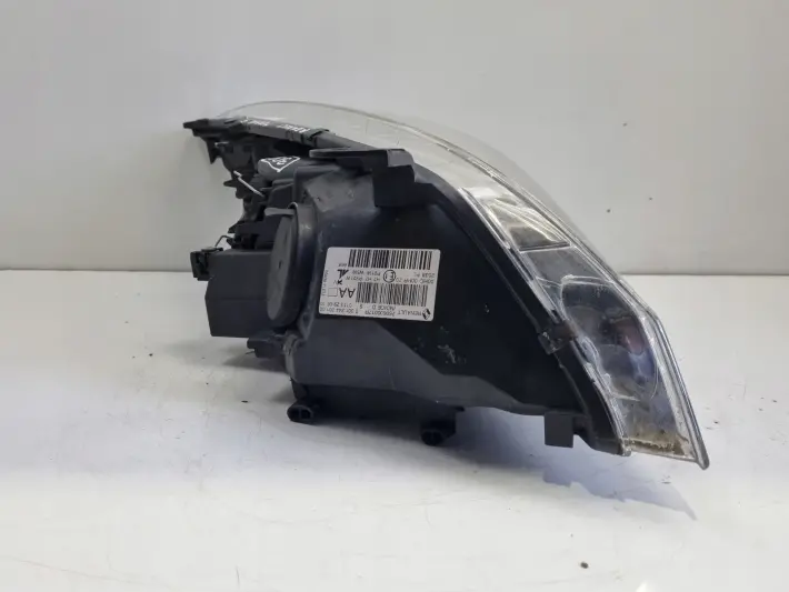 Renault Megane III 08-12r PRZEDNIA LAMPA LEWA lewy przód 260600017R