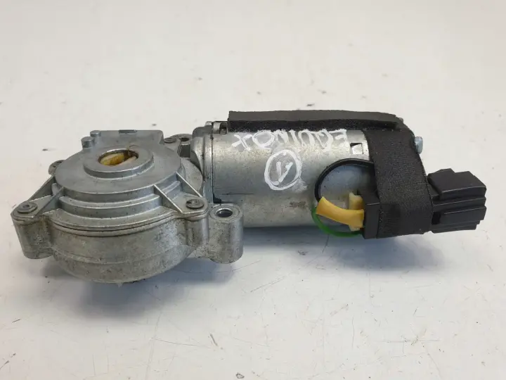 Chevrolet Equinox SILNICZEK SZYBERDACHU 30003505C