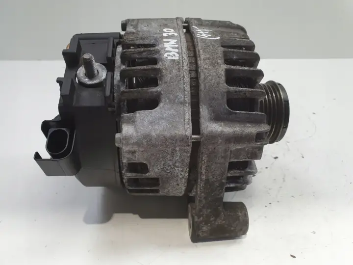 BMW F12 F13 3.0 D ALTERNATOR valeo 8570672 AL04 220A