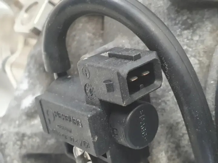 Volvo XC60 2.4 D D5 CHŁODNICA SPALIN egr 880765R