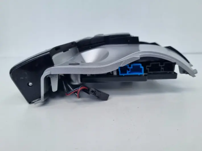 Mercedes SLK R171 LAMPKA OŚWIETLENIA KABINY Wnętrza A1718202401