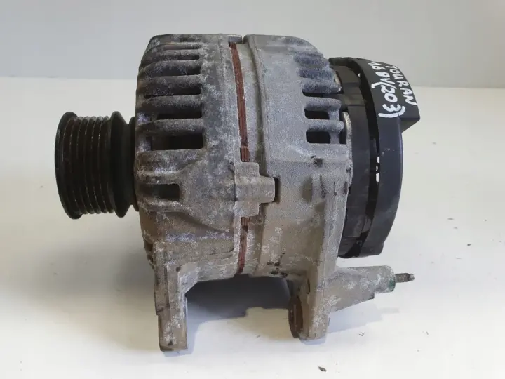 VW Touran 1.6 8V ALTERNATOR bosch 06A903026B 70A