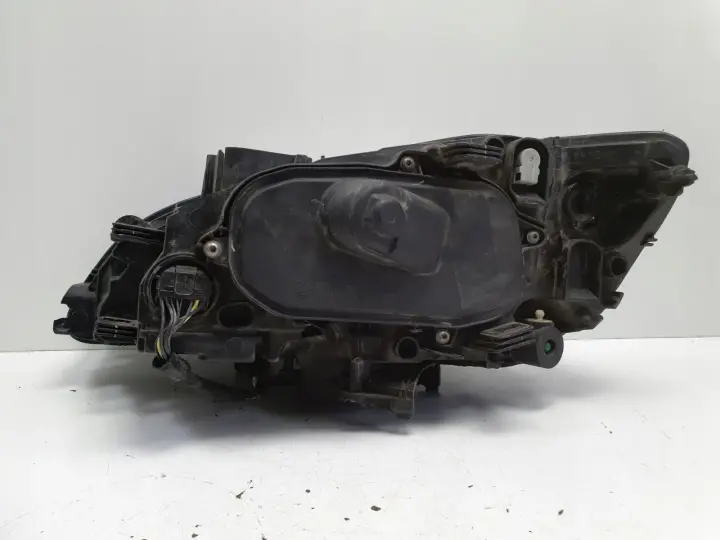 Volvo V60 S60 II LIFT PRZEDNIA LAMPA PRAWA prawy przód XENON 31698819