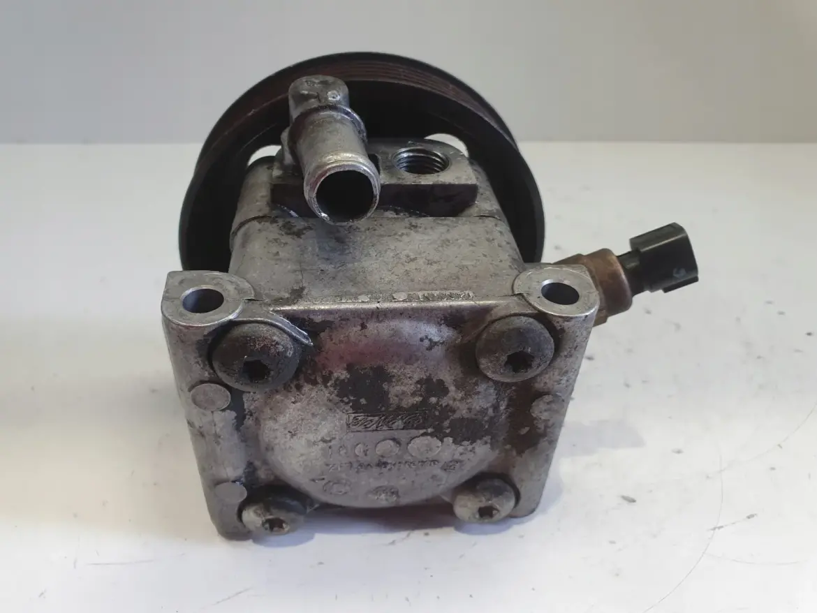 Ford Focus MK2 II 1.6 16V POMPA WSPOMAGANIA 30714048