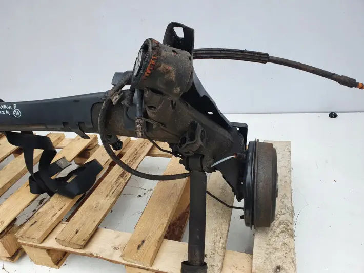 Opel Corsa F 1.2 TYLNA BELKA ZAWIESZENIA OŚ ŁADNA