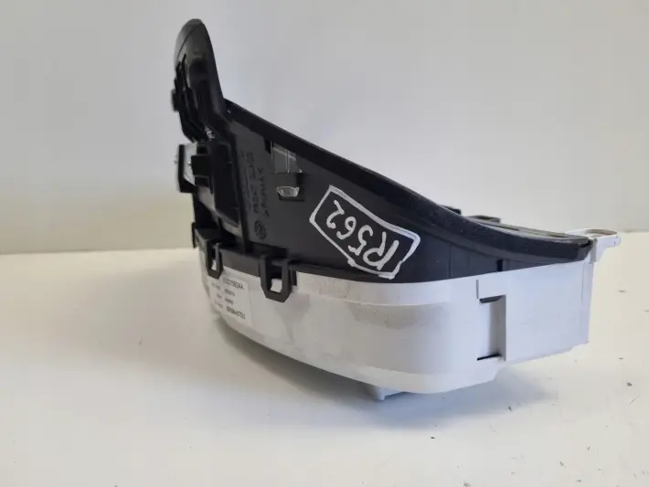 Volvo XC60 V60 S60 II 1.6 D2 diesel LICZNIK ZEGARY Europa 31327582AA