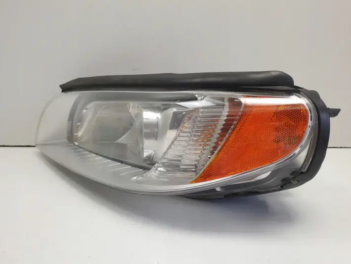 Volvo V70 III PRZEDNIA LAMPA LEWA XENON SKRĘTNY