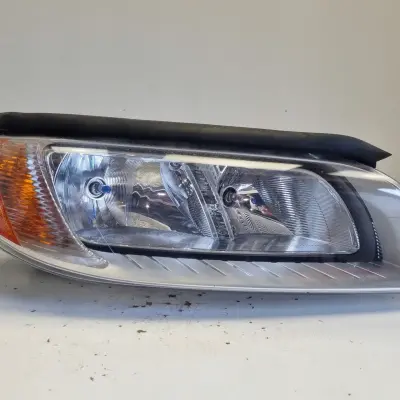 Volvo S80 II V70 III 07-13r PRZEDNIA LAMPA PRAWA prawy przód EURO 31214352