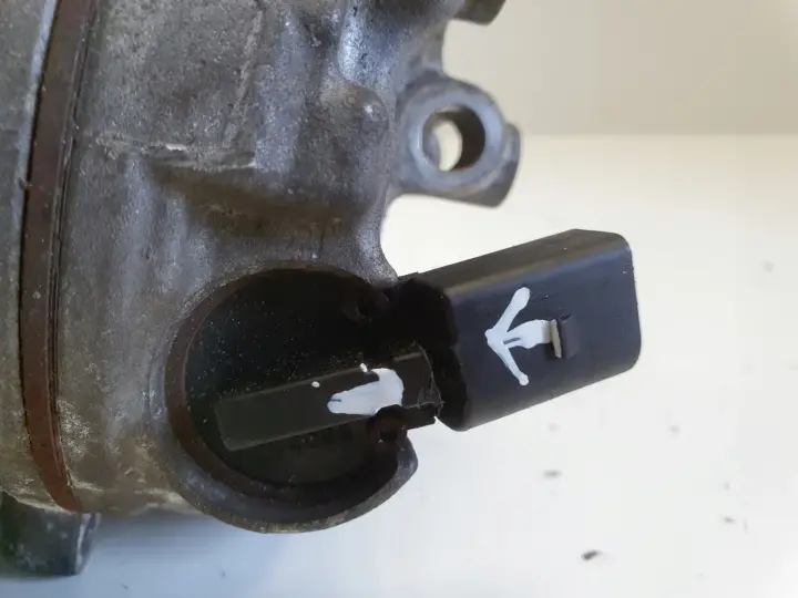 Audi A3 II 8P 1.6 TDI SPRĘŻARKA KLIMATYZACJI pompa 5N0820803F