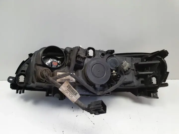 Volvo S60 I V70 II XENON LIFT PRZEDNIA LAMPA PRAWA prawy przód 30784250