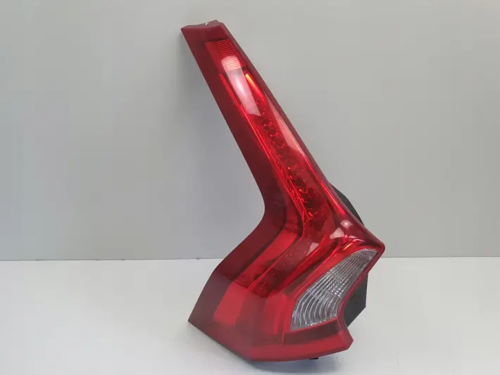 VOLVO V60 10-18r TYLNIA LAMPA LEWA LEWY TYŁ 31214963