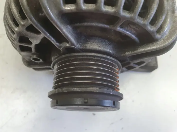 Volvo S60 I V70 II 2.4 D5 ALTERNATOR bosch 30667894 0124525060