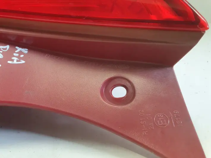 Kia Picanto II lift 11-17r TYLNIA LAMPA LEWA LEWY TYŁ 92402-1Y0