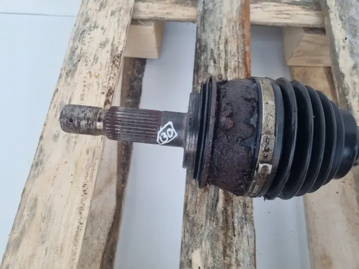 Toyota Hilux VII 3.0 D4D LEWA PRZEDNIA PÓŁOŚ półośka lewy przód 43430-0K050